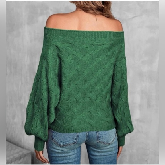 BNWT, Green off-the-shoulder sweater - Picture 4 of 6